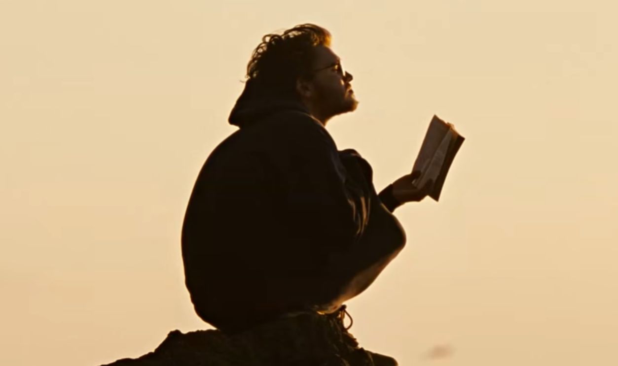 Screenshot from Into the Wild (2007)