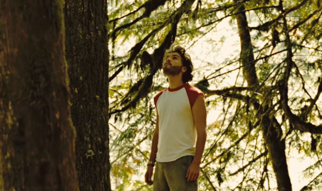 Screenshot from Into the Wild (2007)