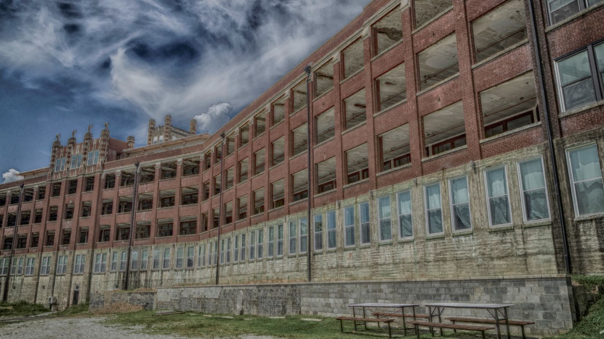 This is the Waverly Hills Sanatorium, located in Louisville, Kentucky. It is revered as one of the most haunted places in the world! I took this photo in August 2018.