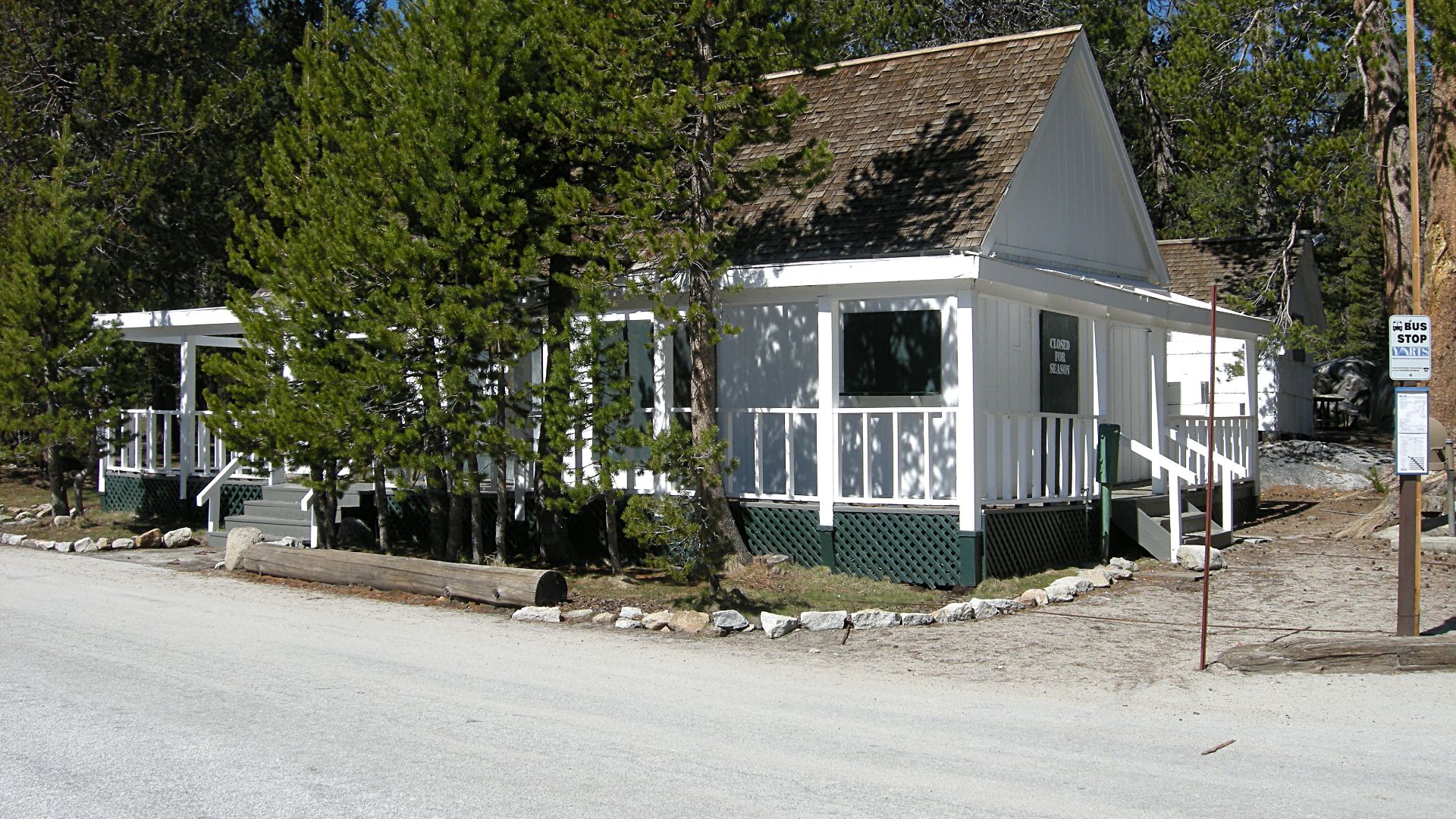 White Wolf Cafe in Yosemite National Park