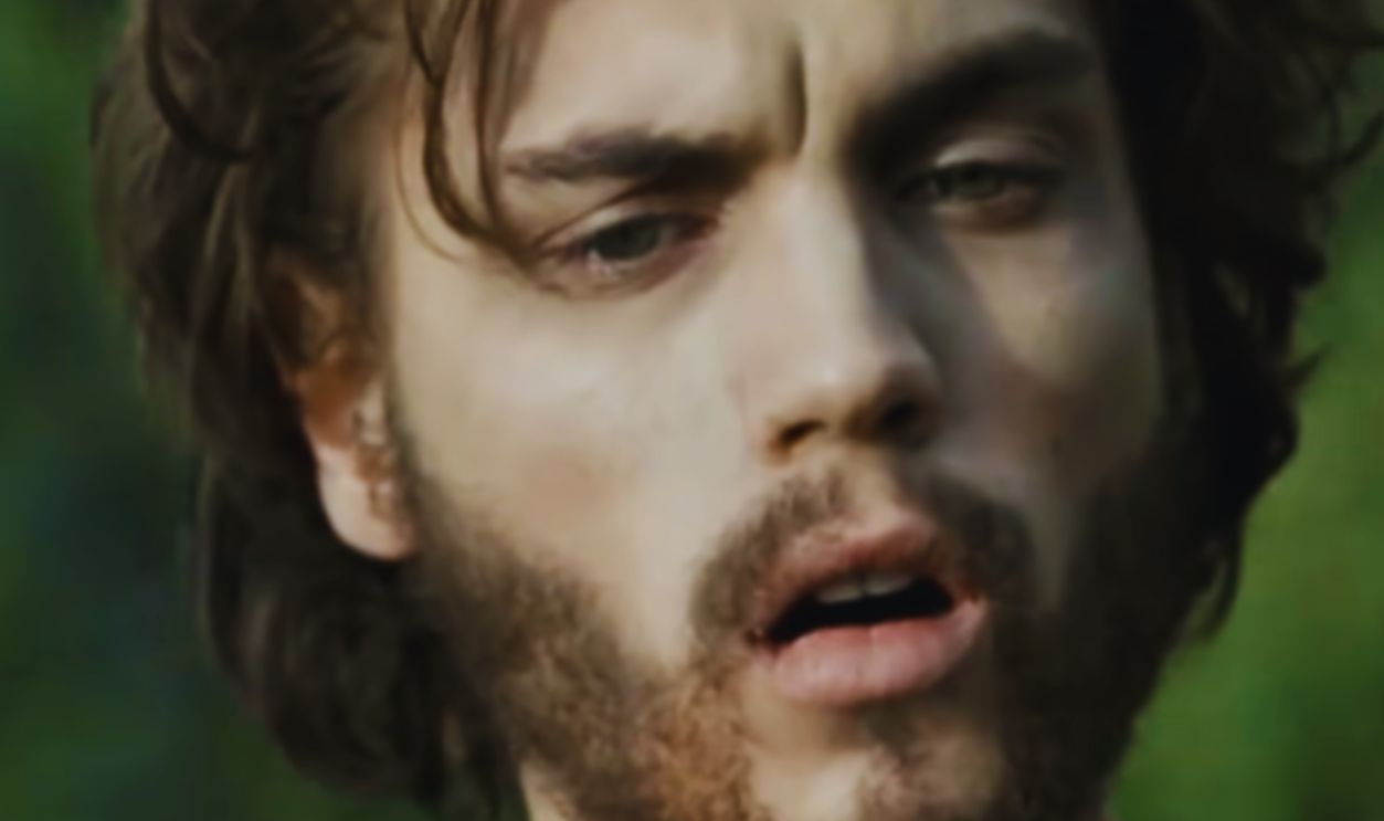 Screenshot from Into the Wild (2007)