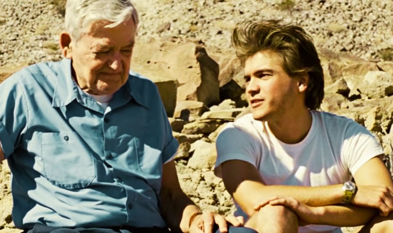 Screenshot from Into the Wild (2007)