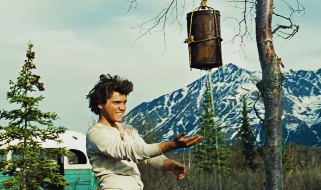 Screenshot from Into the Wild (2007)