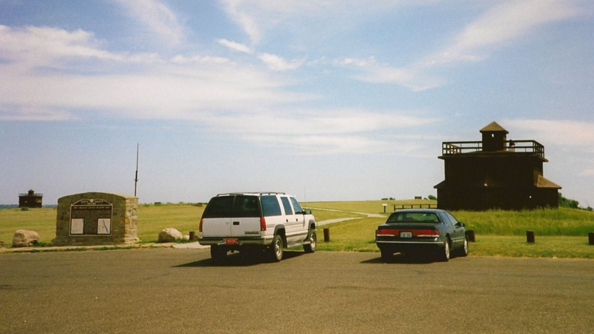 Fort Abraham Lincoln State Park in Morton County, North Dakota, just South of Mandan. The reconstructed buildings stand on the high area of the fort assigned to Infantry compagnies. The buildings and stables to the 7th Cavalry were on lower ground around 