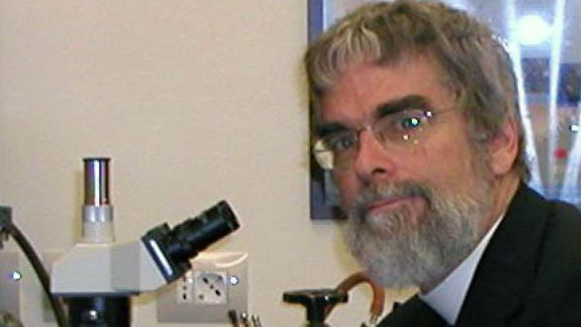Br. Guy Consolmagno in lab