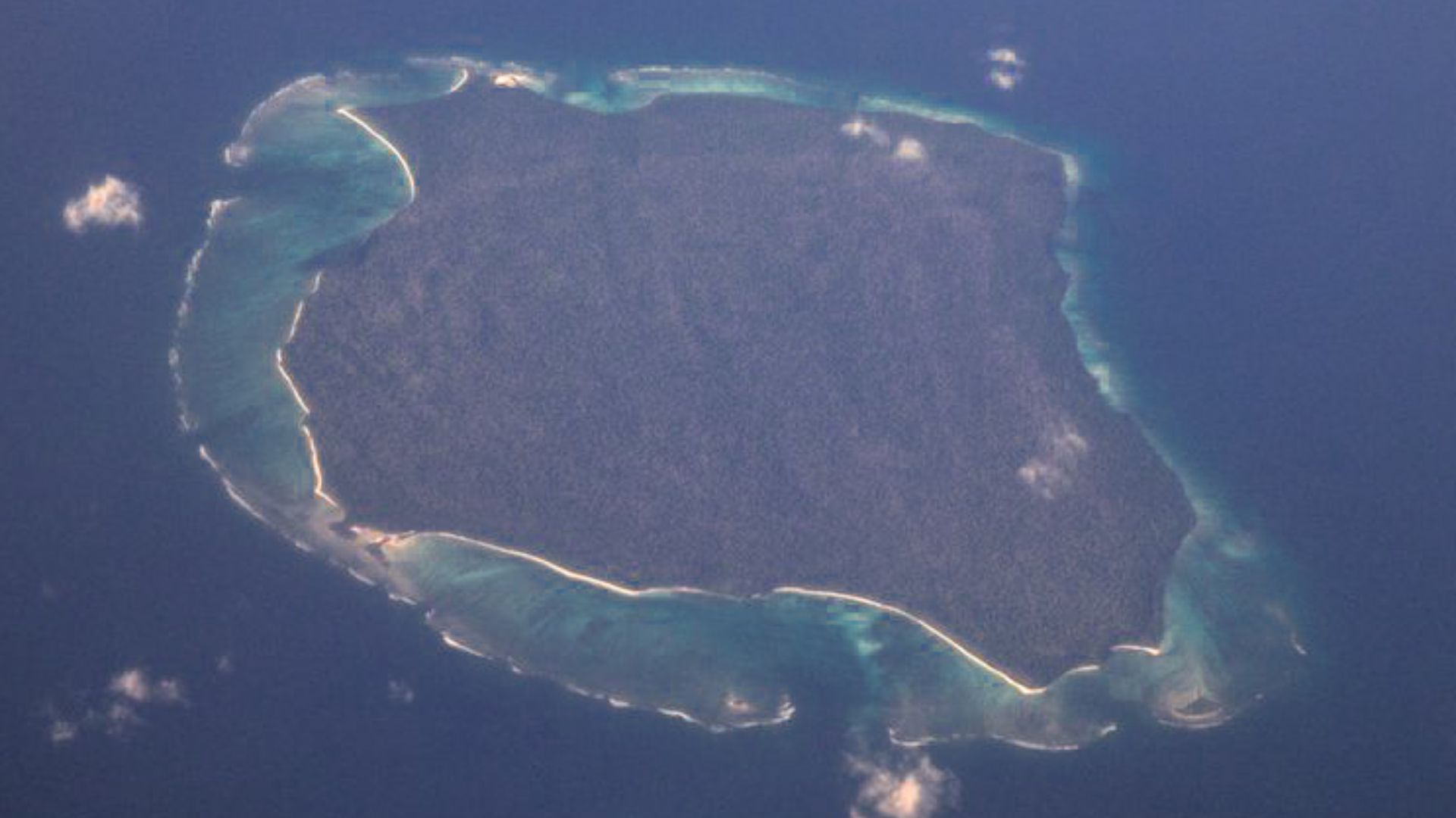 Aerial photograph of North Sentinel Island.