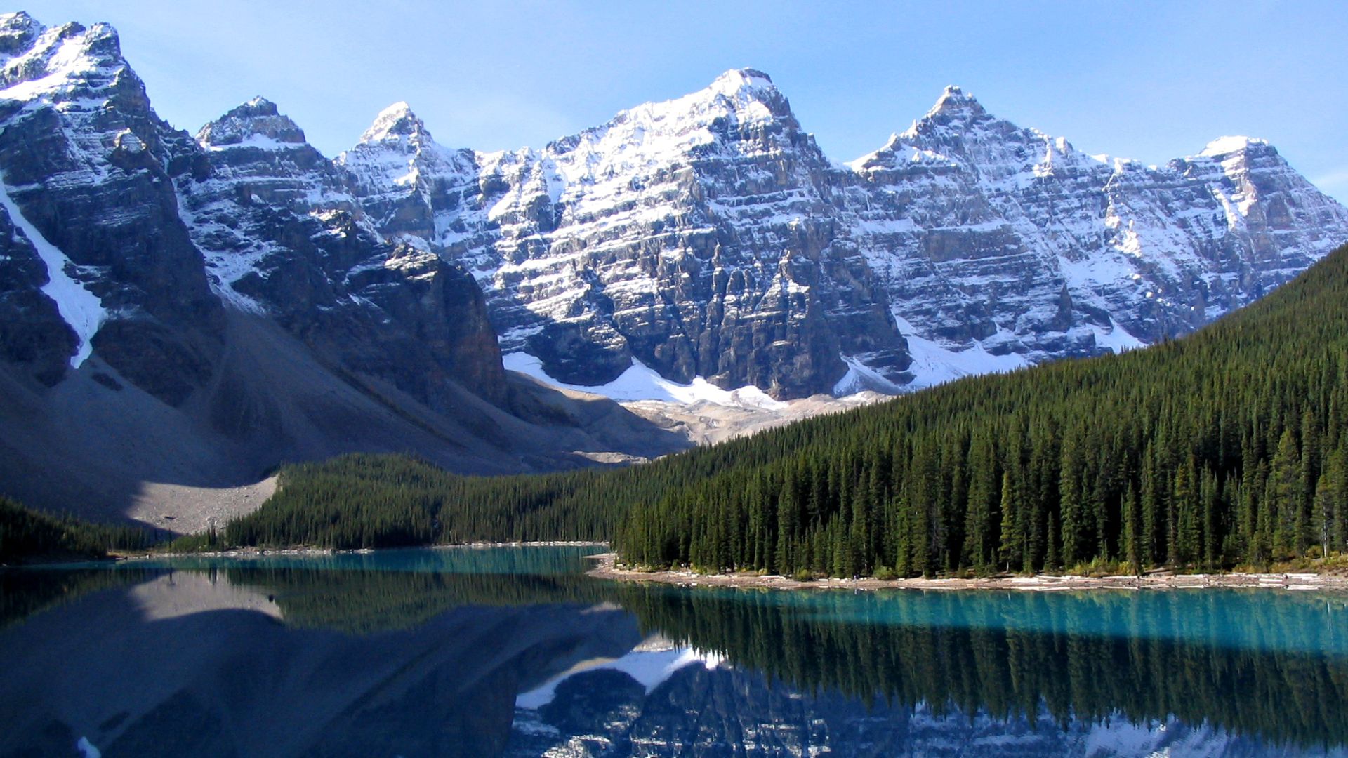 Valley of the Ten Peaks and Moraine Lake, Banff National Park, Canada. Mountains from left to right: Tonsa (3057 m), Mount Perren (3051 m), Mount Allen (3310 m), Mount Tuzo (3246 m), Deltaform Mountain (3424 m), Neptuak Mountain (3233 m)