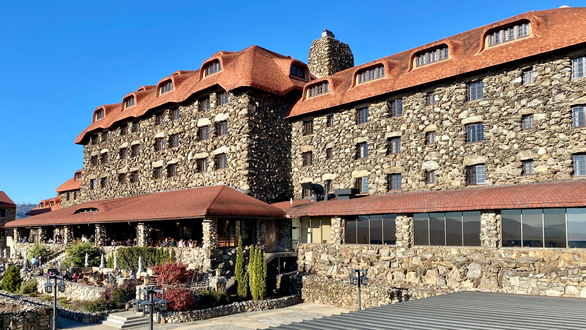 Built in 1912-1913, this Arts and Crafts-style hotel was designed by Fred Loring Seeley for Edwin Wiley Grove, and is known as the Grove Park Inn. Edwin Wiley Grove, whom had made his fortune selling Grove's Chill Tonic, used to help relieve symptoms bro