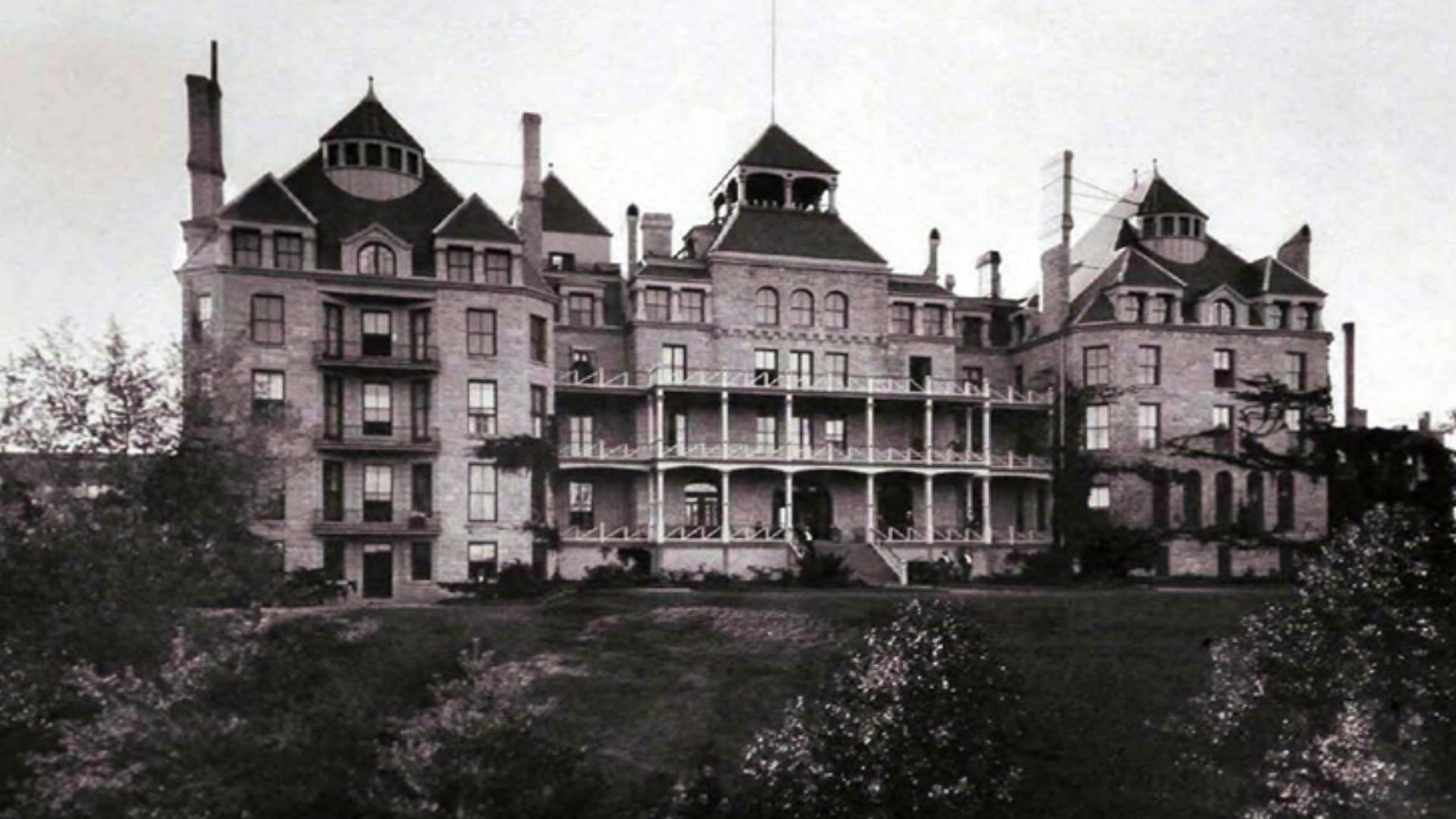 Crescent Hotel, Eureka Springs, Arkansas - Postcard, circa 1890s