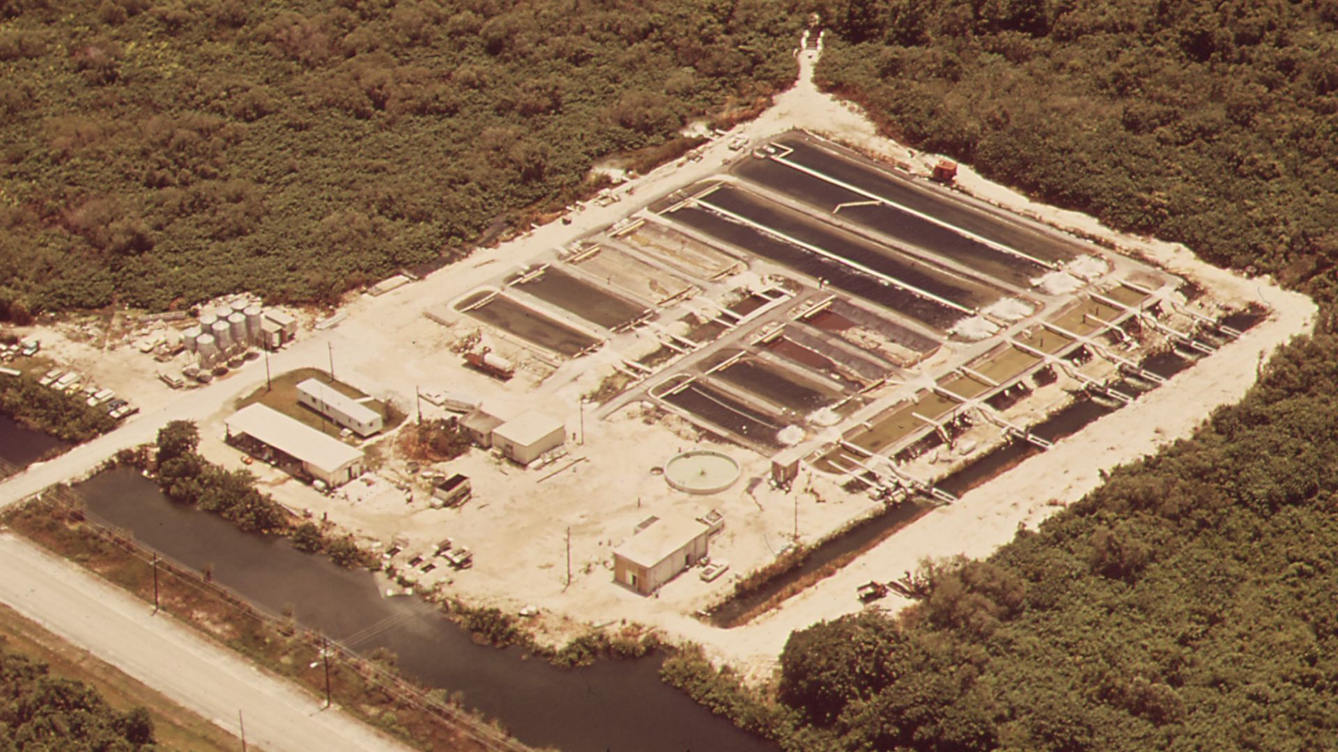 File:AEROJET GENERAL INSTALLATION NEAR THE AUHINGA TRAIL AREA - NARA - 544555.jpg