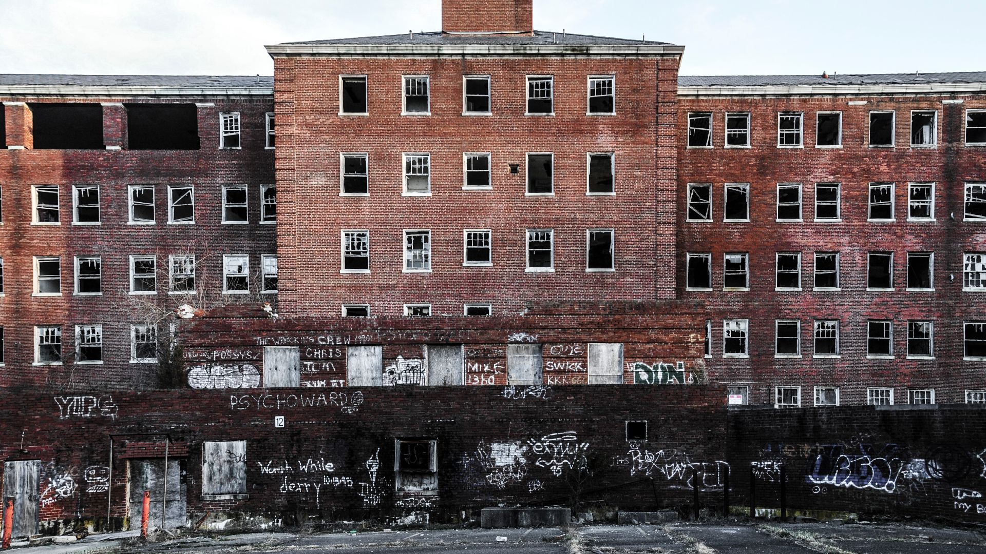 This is an image of the back of the Adult Hospital Building, which is part of the abandoned Glenn Dale Hospital facility.