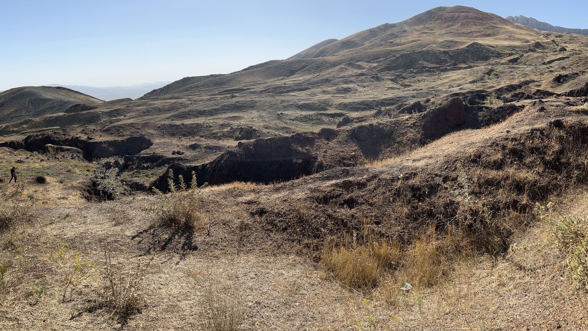 From the left: Üzengili village, Durupinar Noah's Ark Visitor Center, in the middle: the Ararat the Great volcano, on the right: the stern of Noah's Ark.