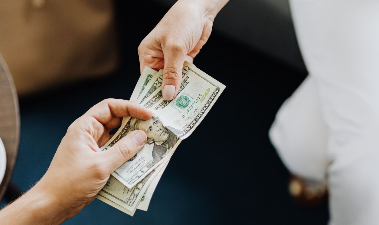 Choosing “Pay In Dollars” Abroad