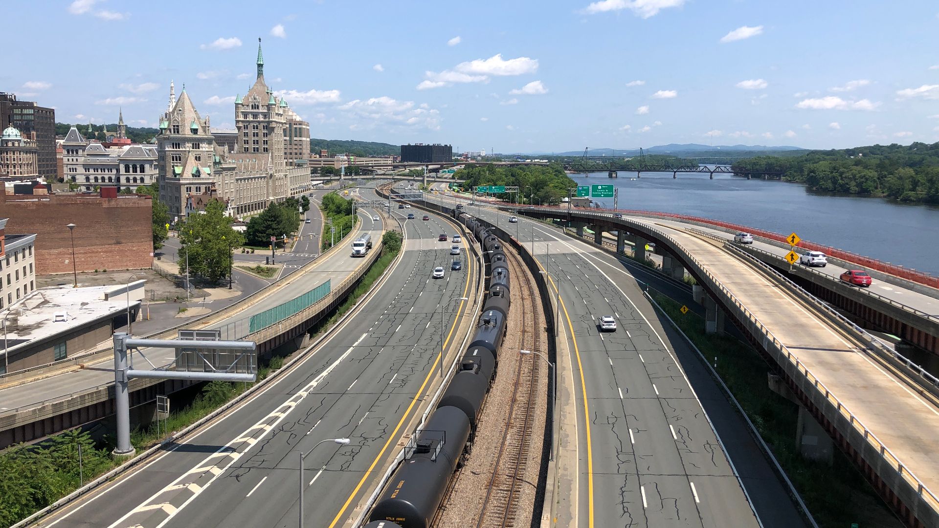 View north along Interstate 787 (Riverfront Route) from the overpass for the ramp to Empire Plaza in Albany, Albany County, New York