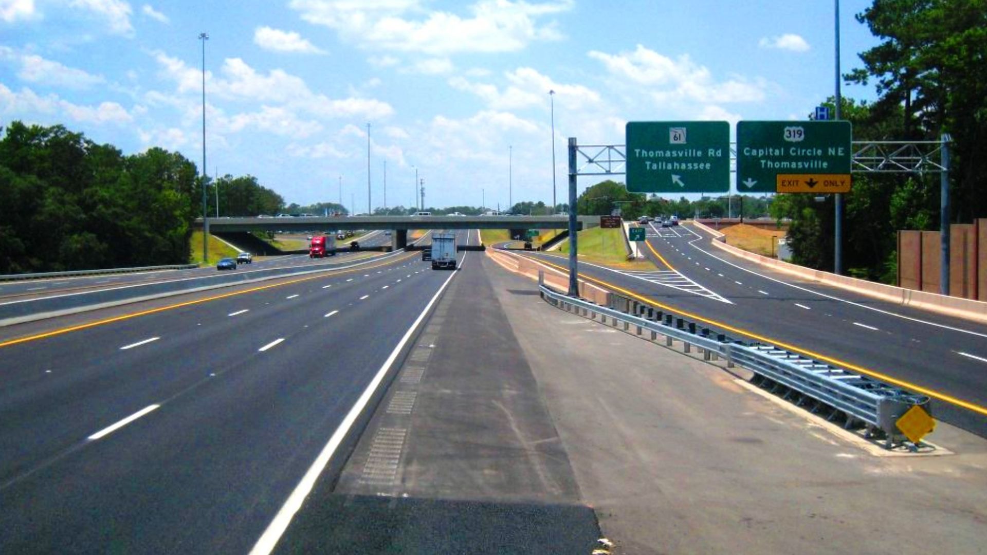Interstate 10 moving west through Tallahassee Florida.