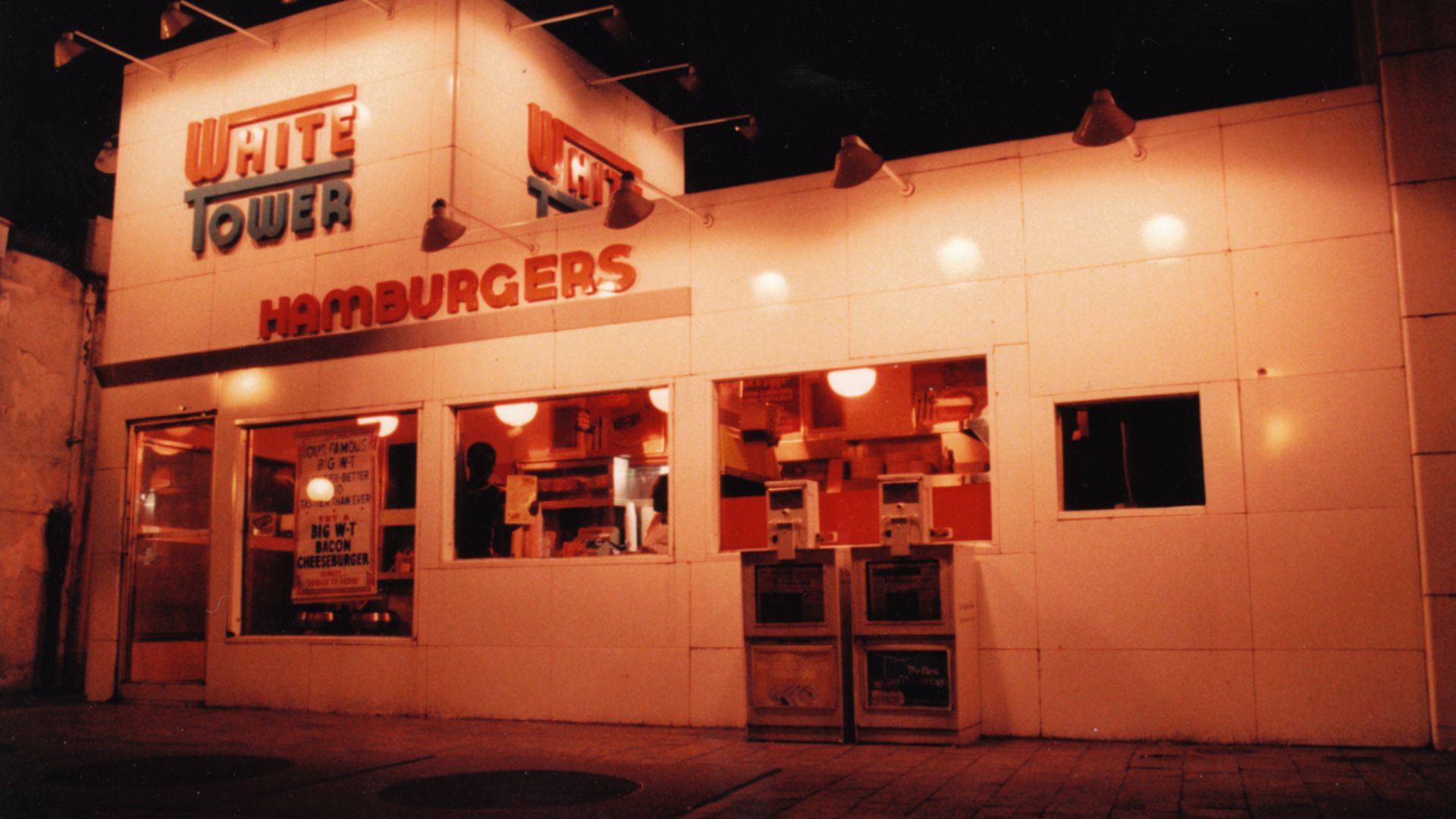 White Tower restaurant, Granby Mall, Norfolk, Virginia, 1984. Has since been demolished.