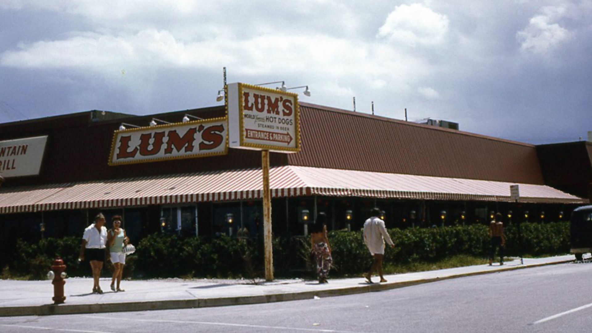 Lum's Restaurant Ft Lauderdale 1969
Scanned from original slide