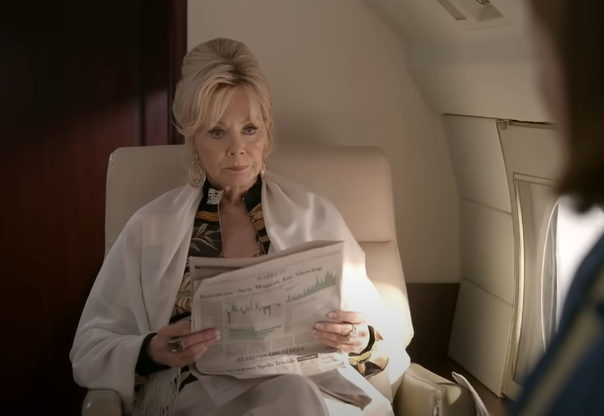 Screenshot from the TV series Hacks 2021-