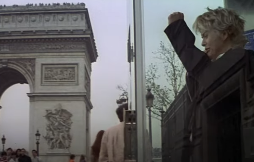 Screenshot of the movie French Kiss