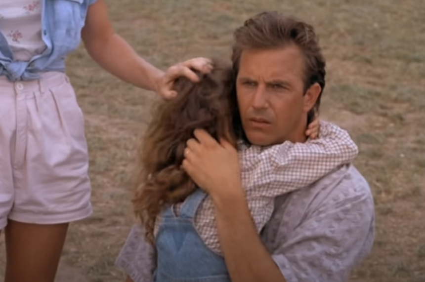 Screenshot of the movie Field of Dreams