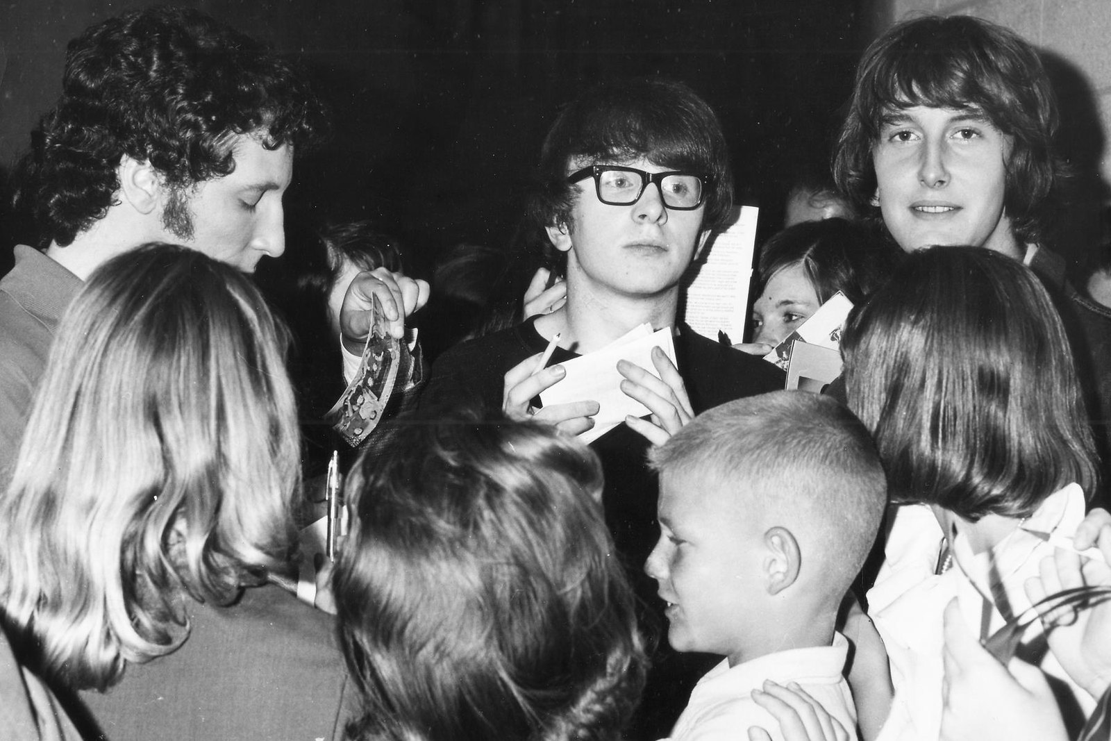 Peter And Gordon signing autographs