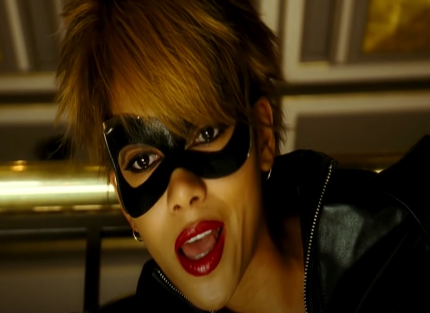 Screenshot from the film Catwoman (2004)