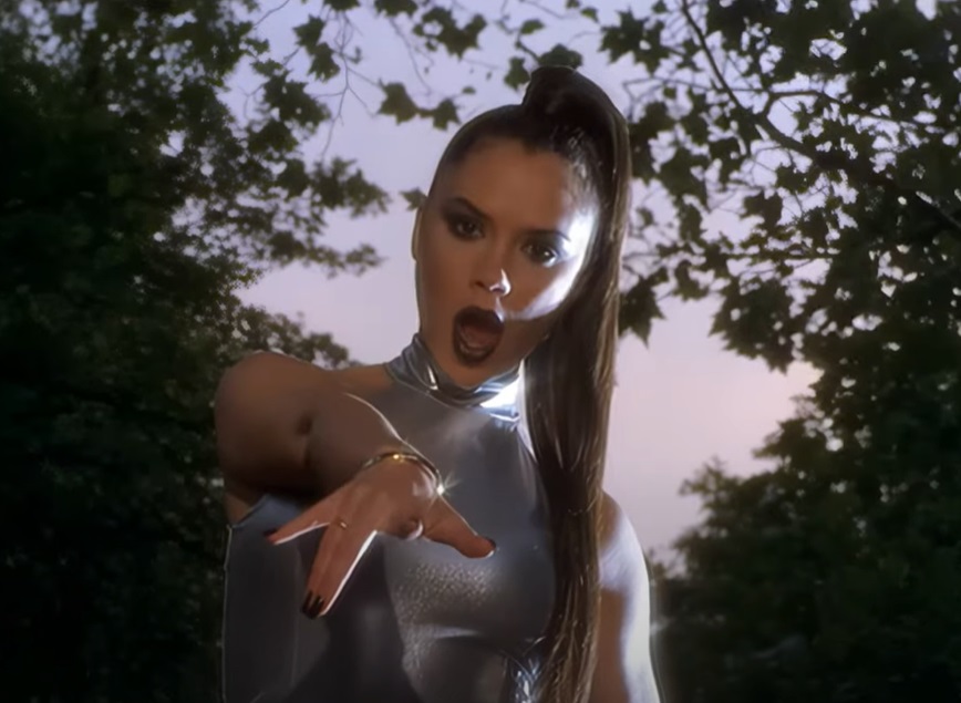 Screenshot from the film Spice World (1997)