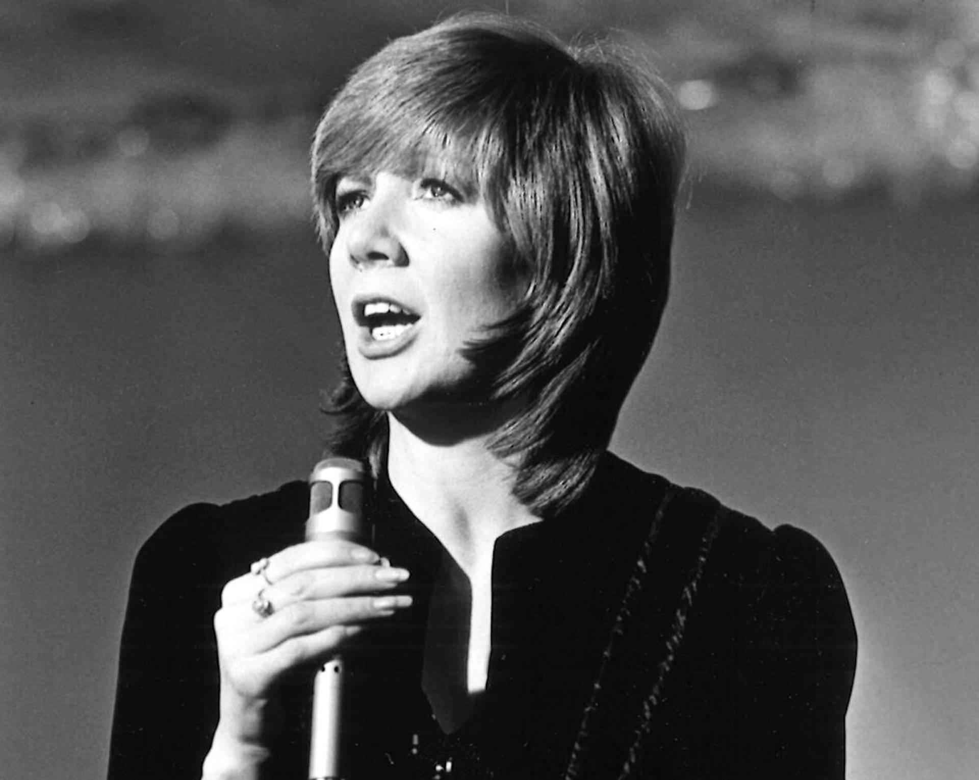 Photograph of the British vocalist Cilla Black performing in Finland