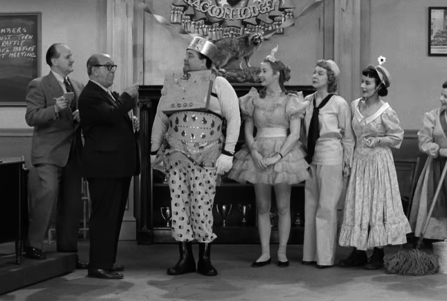 Screenshot from the TV show The Honeymooners (1955-1956)