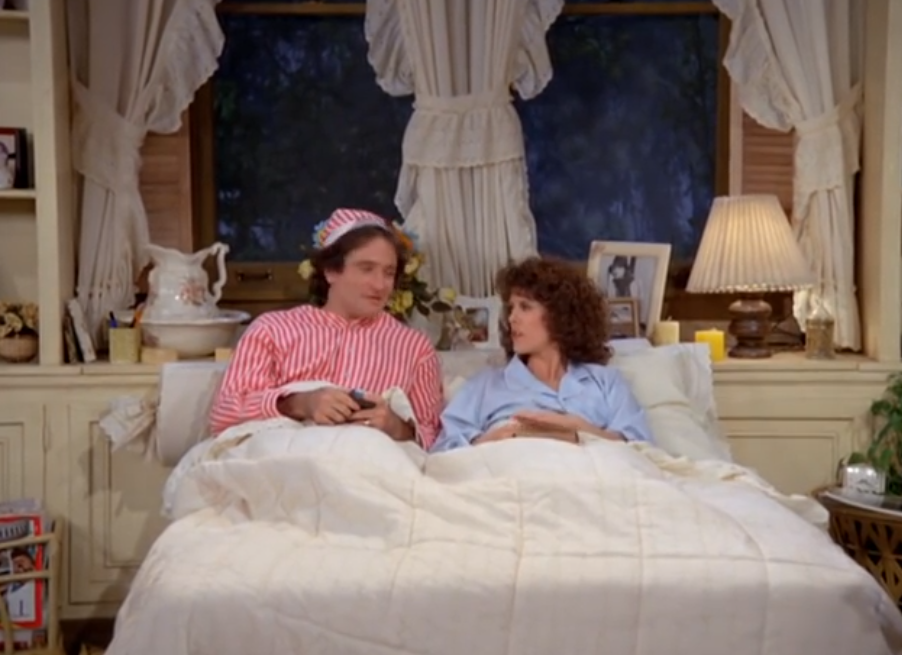 Screenshot from the TV series Mork & Mindy (1978-1982)