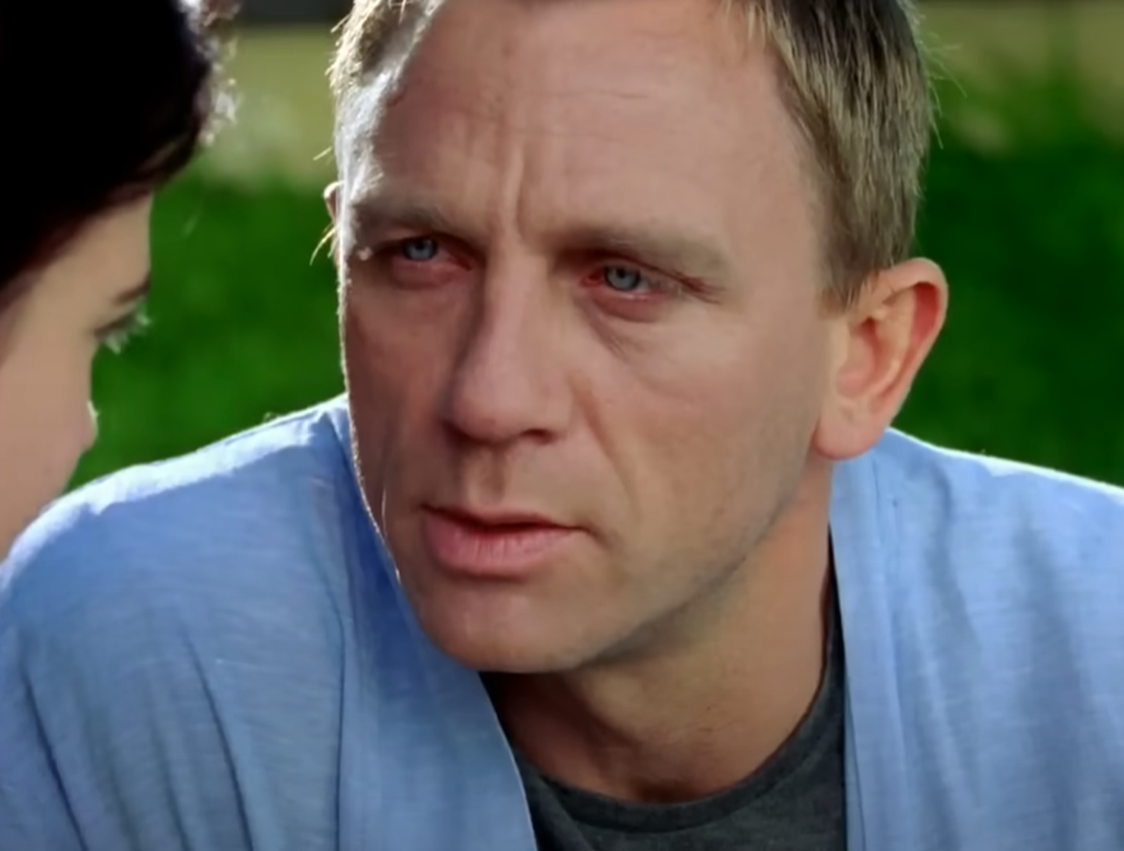 Screenshot of Daniel Craig (James Bond) from - Casino Royale (2006)