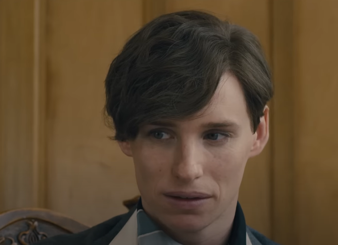 Screenshot of Eddie Redmayne (Lili) from - The Danish Girl (2015)