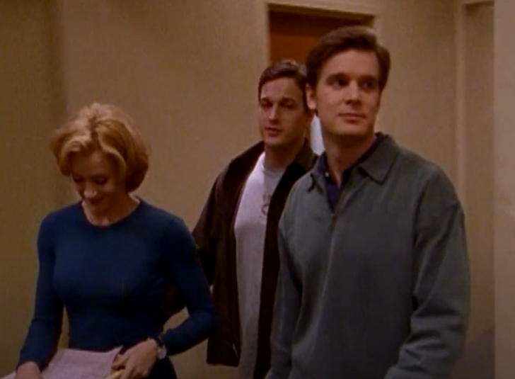 Screenshot of the TV Show Sports Night