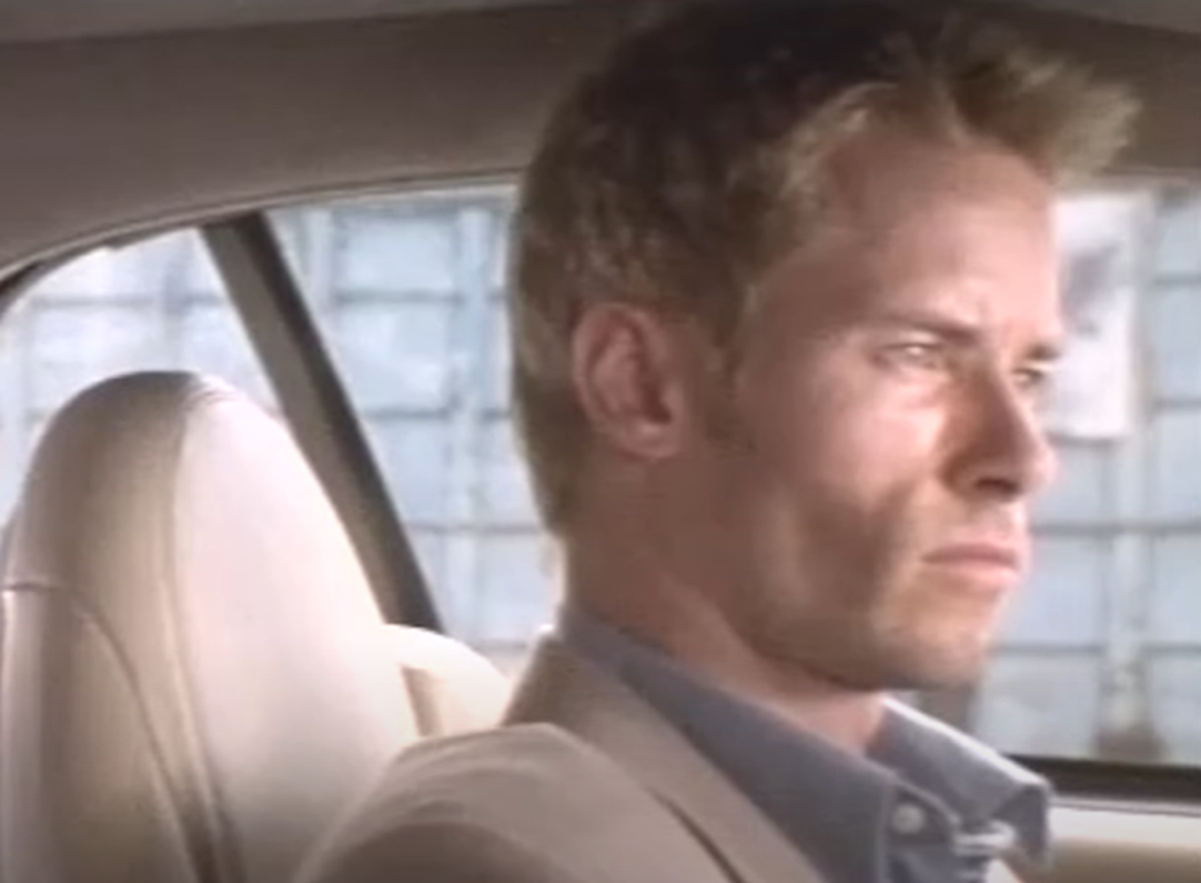 Screenshot from the movie Memento (2006)