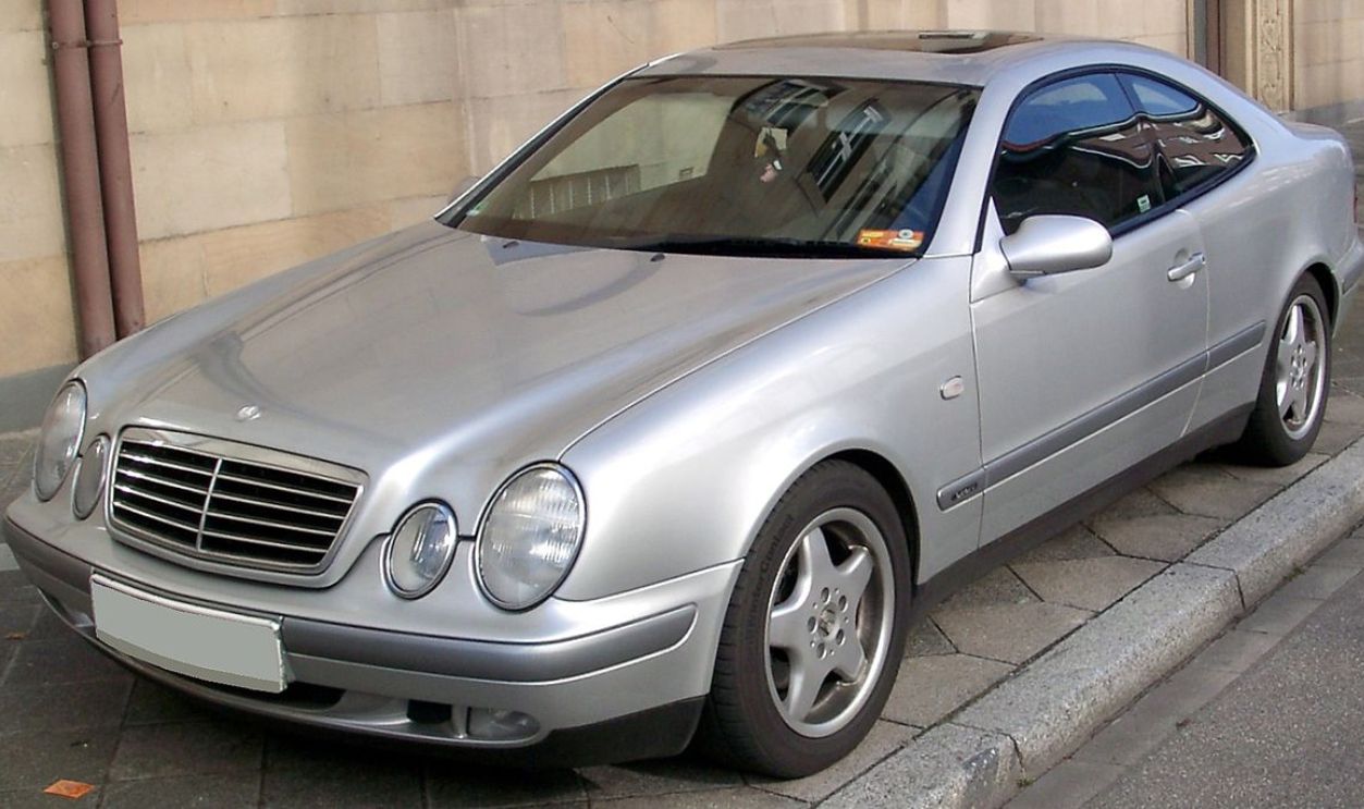 Mercedes W208 front
