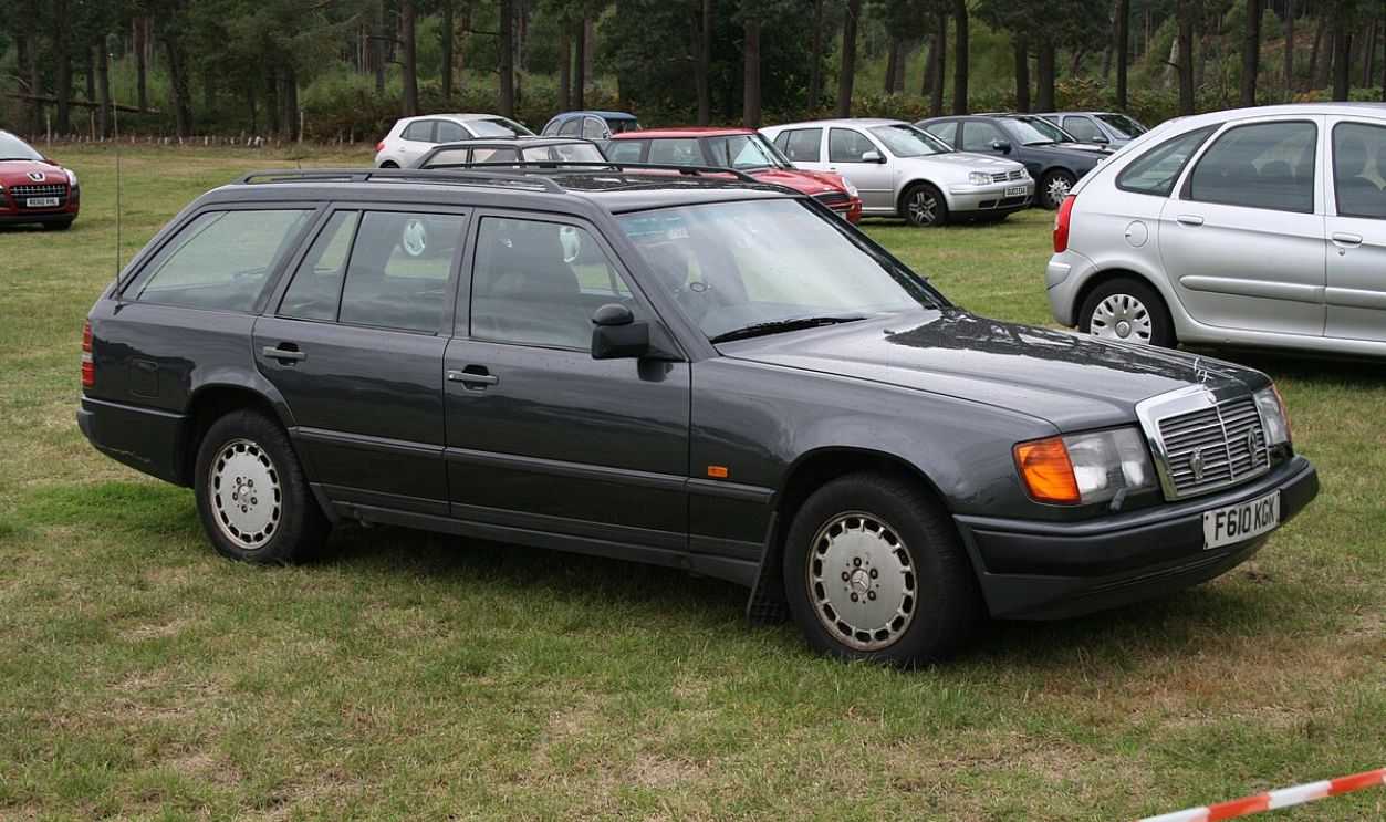 1988 Mercedes-Benz 300TE 4Matic estate