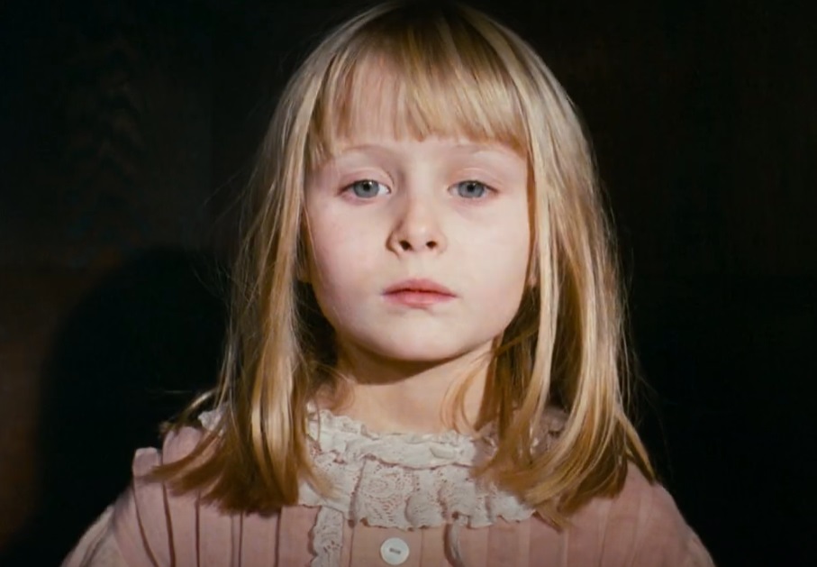 Screenshot from the film Alice (1988)