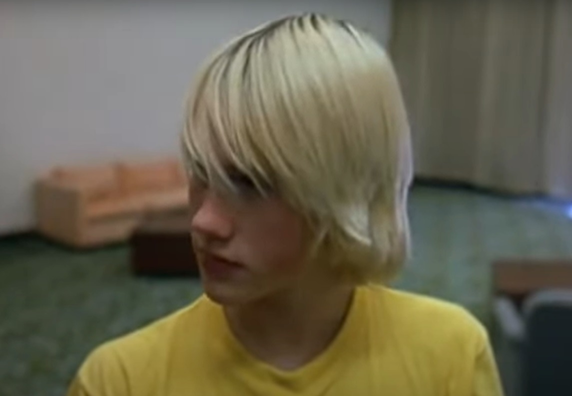 Screenshot from the film Elephant (2003)