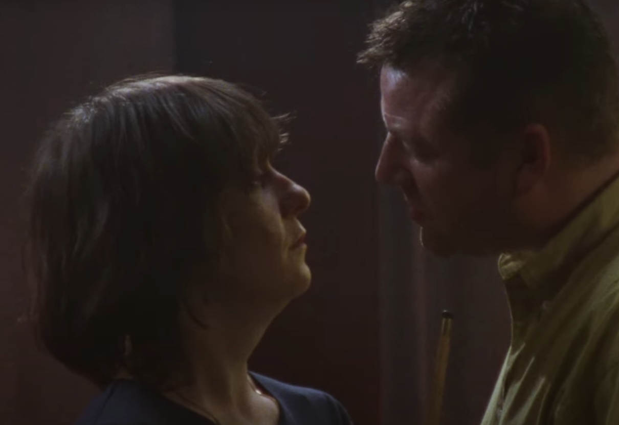 A screenshot of the movie Nil By Mouth