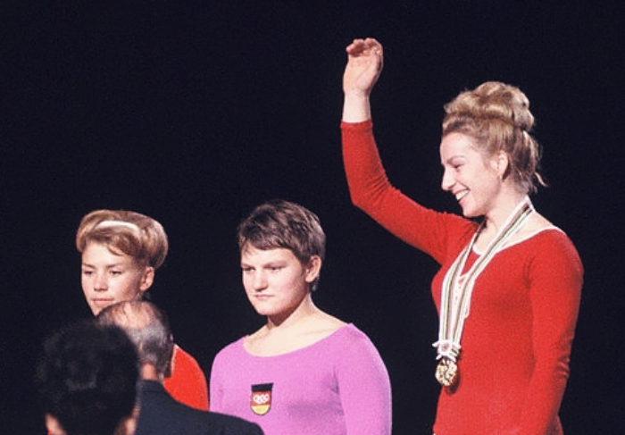 Larisa Latynina, Birgit Radochla, Věra Čáslavská 1964