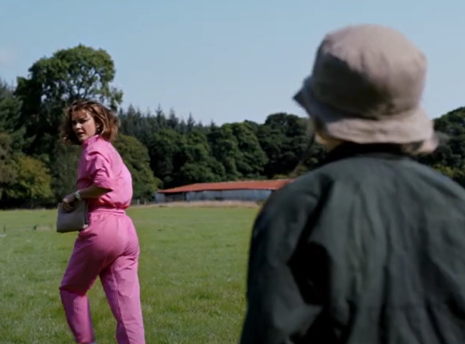 Screenshot from the film Cocaine Bear (2023)