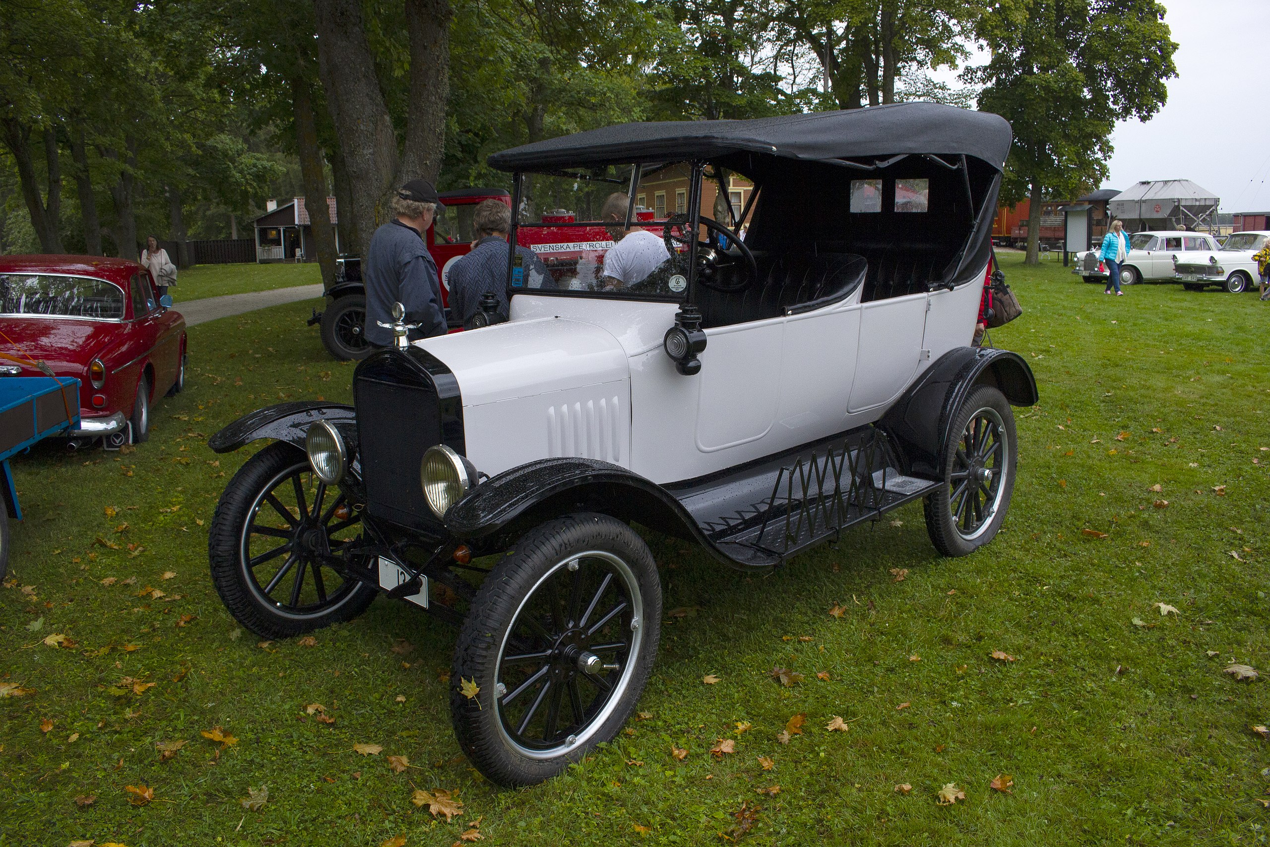 White Ford Model T 