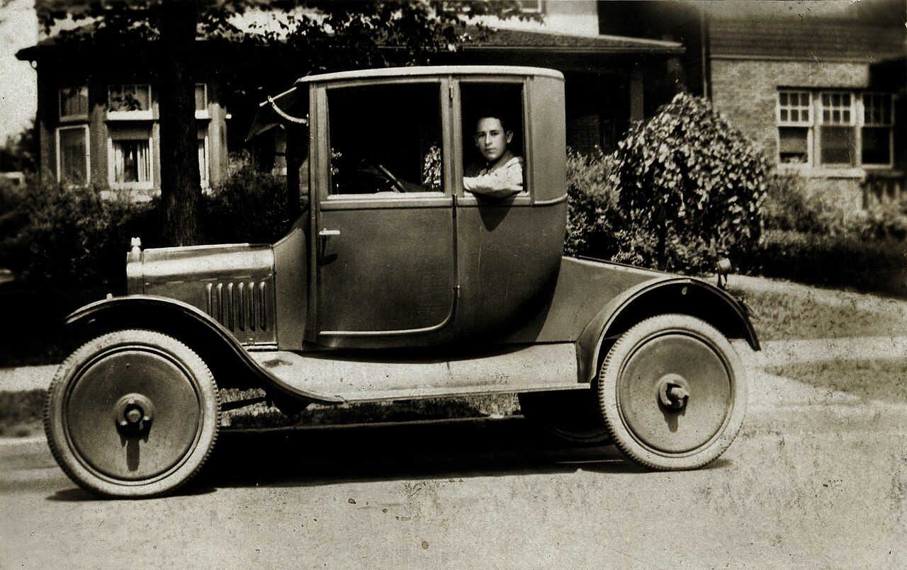 Model T coupe,with artillery wheels Edward a O'D