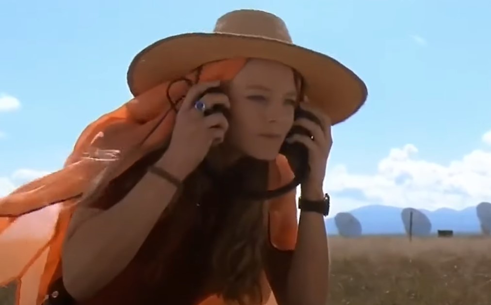 Jodie Foster as Ellie Arroway in Contact (1997),