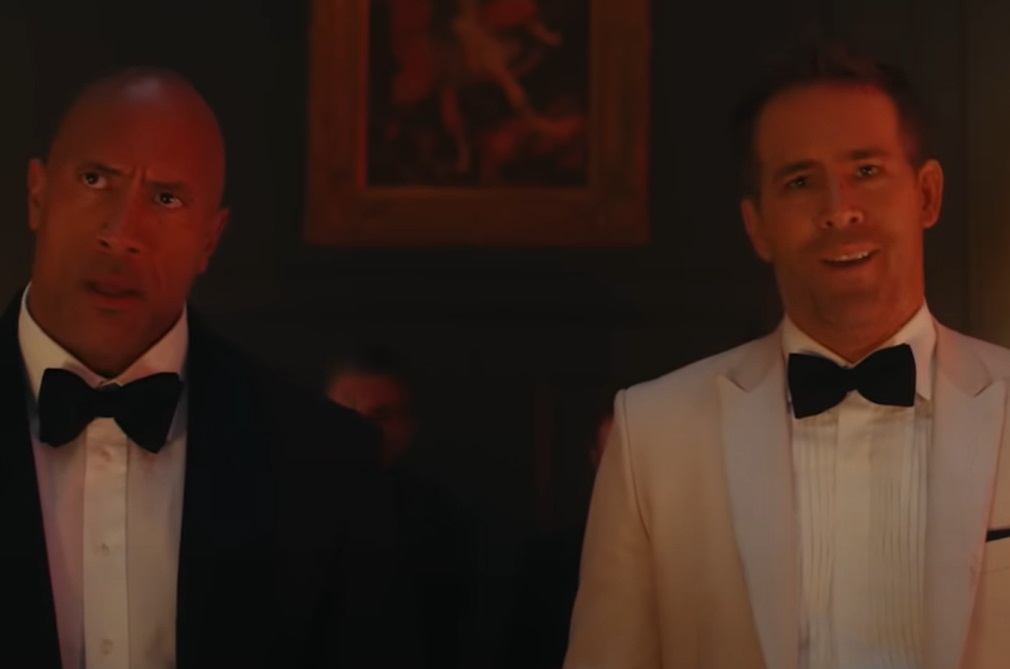 Screenshot from the movie Red Notice (2021)