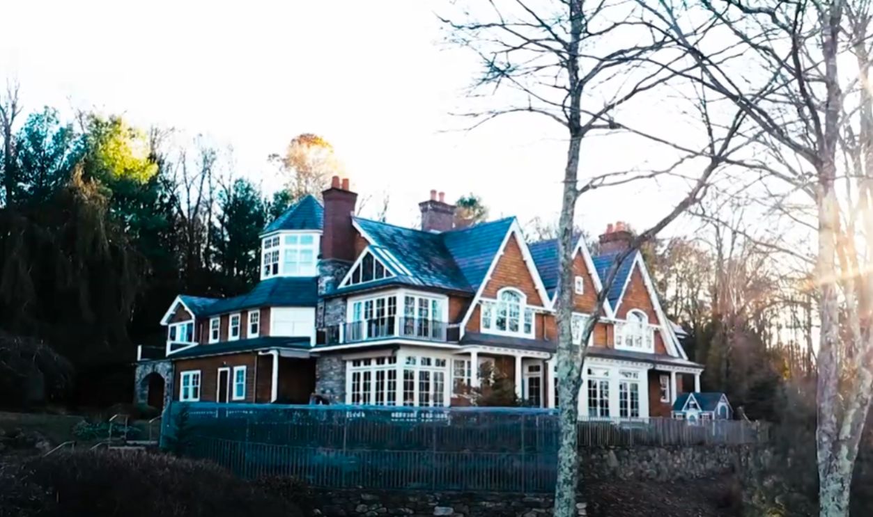 Bruce Willis’s Bedford Hills Estate