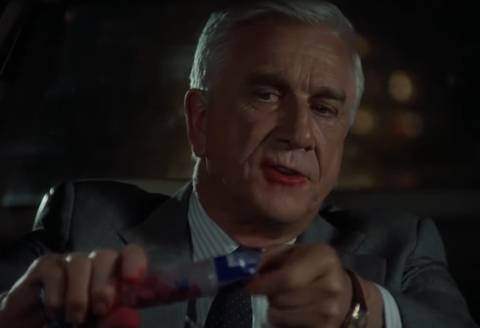 Screenshot from the movie The Naked Gun: From the Files of Police Squad! (1988)