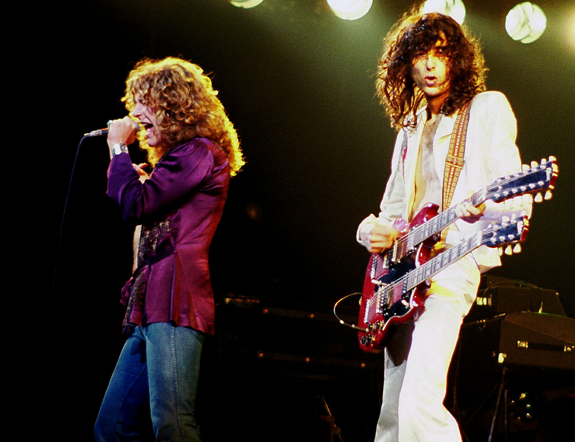 Led Zeppelin band performing