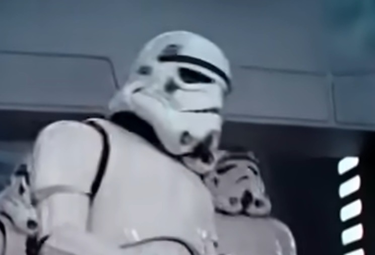 Screenshot from the film  Star Wars: Episode IV – A New Hope (1977)