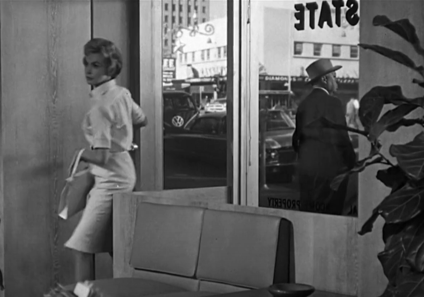 Screenshot of Alfred Hitchcock from - Psycho (1960)